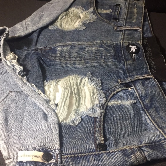 One Teaspoon Very Distressed High Waisted Shorts - Picture 6 of 8